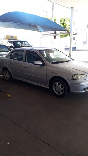 Chevrolet Astra Sedan 2001 1.8 Milenium 4p