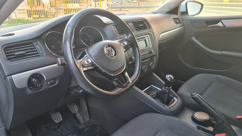Imagen 13 de 18 de Volkswagen Vento 2.0 Advance Mt 2015