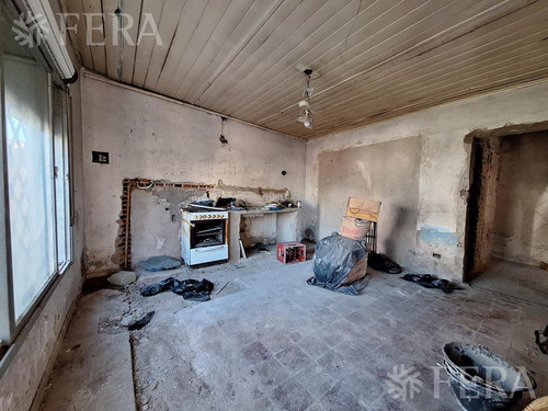Venta Casa 3 Ambientes Con Patio En Temperley Este