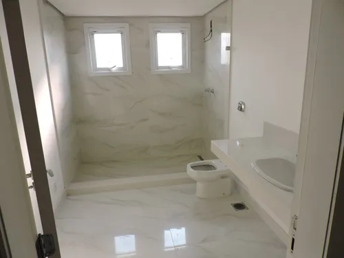Casa Nova No Alto Da Colina Com 600m2 Em Terreno De 1000m2