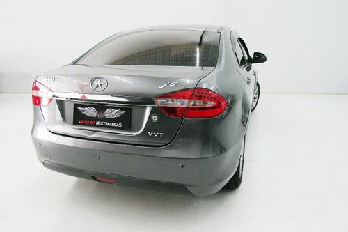 J5 Sedan 1.5 16v 4p Mec.