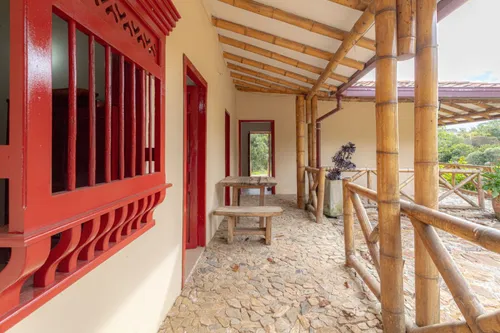Lote En Venta En Vía Las Palmas. Cod V9098