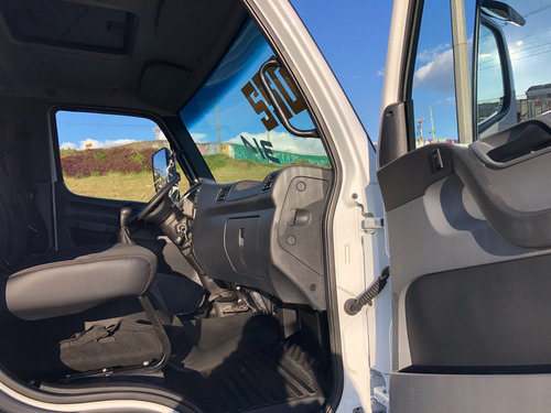 Mb Accelo 1016 Ano 2022/22 - Mercedes Benz - Baú 6,20 Metros