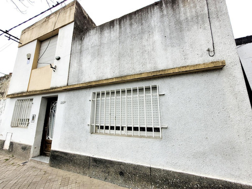 Venta / Permuta - Casa En Ph - 2 Dormitorios - General José De San Martín, Rosario
