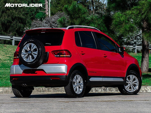 Imagen 5 de 25 de Volkswagen Crossfox Highline Extra Full | Permuta / Financia