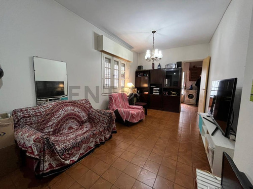 Venta Casa 4 Ambientes+escritorio - Patio - Parrilla - Terraza - Floresta