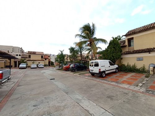 Imagen 4 de 13 de Marisol Castro Vende Townhouse En Tazajal | Naguanagua | Carabobo | Res. Cumbres De Monte Alegre | Foth-422