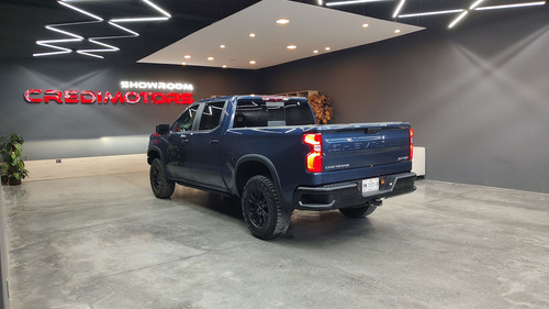 Chevrolet Cheyenne V8 Zr2 At