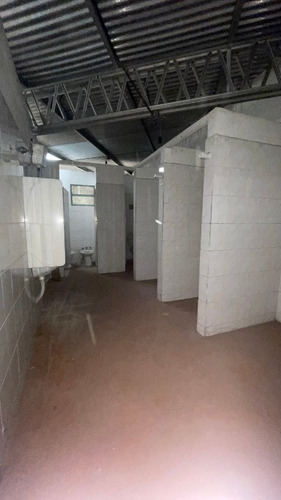 Imagen 8 de 14 de Galpon En Venta En Lanus Oeste