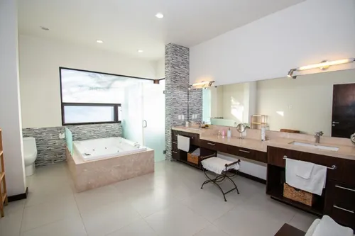 Casa Lago Alto