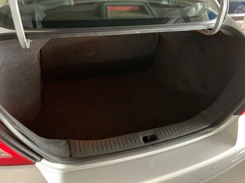 Nissan Tiida 1.8 Sedan 2012 Completo