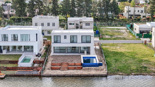 Venta Casa A La Laguna - Barrio Santa Ana Tigre