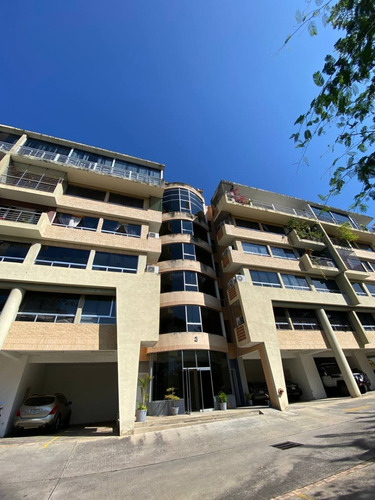 Imagen 21 de 29 de Fernando Guerrero Vende Apartamento Duplex Tipo Pent House En Res. Santa Teresita. Mañongo.