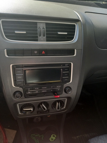 Imagen 13 de 15 de Volkswagen Suran 2014 1.6 Comfortline 101cv