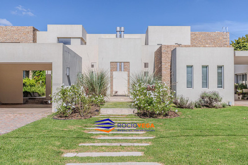 Casa En Venta En Country San Diego Moreno