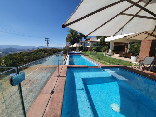 Venta Casa Lindavista Con Enorme Jardín, Alberca Climatizada, Jacuzzi, Palapa Y Totalmente Amueblada Y Equipada En Fracc Rancho San Diego Ixtapan De La Sal Edomex
