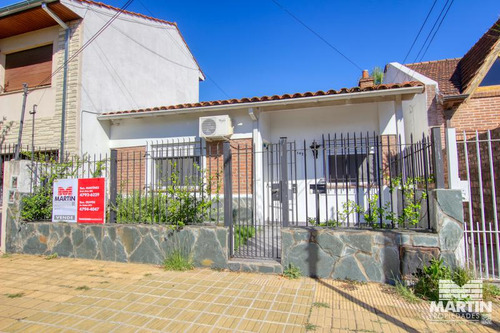 Chalet 3 Ambientes Reciclado A Nuevo Con Patio - Martínez
