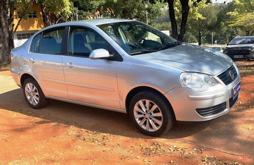 Imagem 1 de 8 de Volkswagen Polo Sedan 1.6 Automático