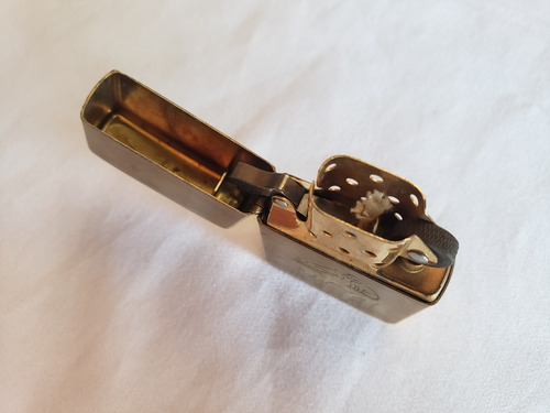Antigo Isqueiro Zippo R.c.a Victor Em Perfeito Estado S/ Uso (Usado)