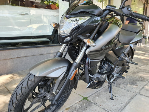 Bajaj Rouser Ns 200 Color Negro Sin Uso 0km Año 2020