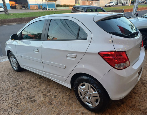Chevrolet Onix 1.0 MPFI LT 8V FLEX 4P MANUAL