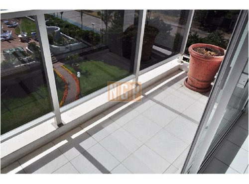 Apartamento Con Todos Los Servicios Buena Rentabilidad- Ref: 18257