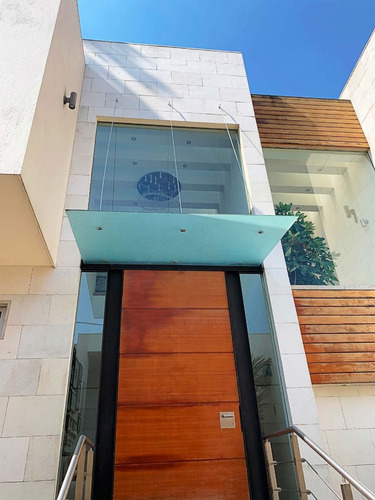 Imagen 2 de 20 de Casa Moderna En Venta En Jardines Del Pedregal, Alvaro Obregón
