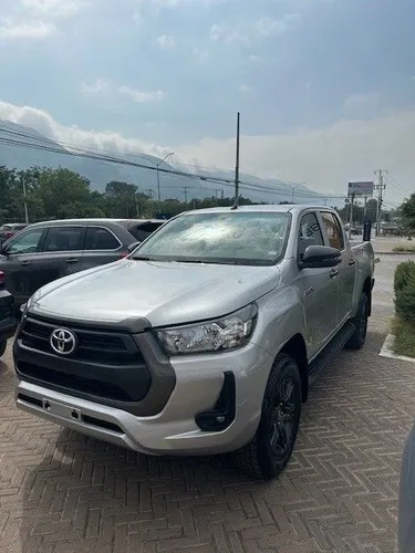 Toyota Hilux 2.7 Doble Cabina Sr Mt