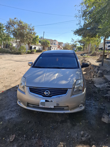 Nissan Sentra 2.0 Custom Cvt