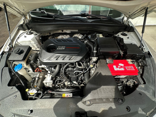 Kia Optima 2.0 L Turbo Gdi Sx At