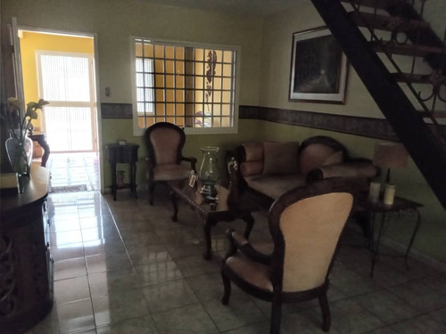 Imagen 28 de 30 de Venta. Amplia Y Bella Casa En La Candelaria, El Limon. 04146080695 Yr
