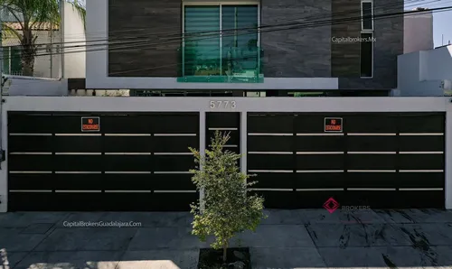 Casa En Venta De Lujo Arcos Guadalupe Zapopan