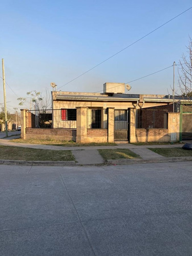 Imagen 1 de 9 de Casa En Venta En Barrio Odontológico - San Pablo, Tucumán