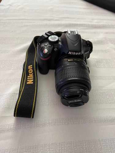 Cámara Nikon D3200 Con Mochila, Dos Lentes Y Filtro Uv