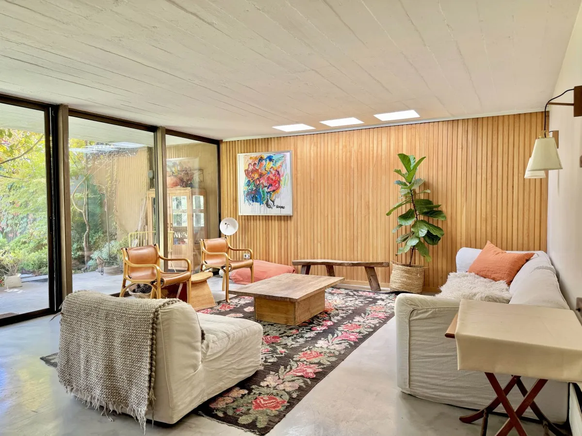 Imagen 3 de 23 de Encantadora Casa Remodelada / Barrio Los Españoles