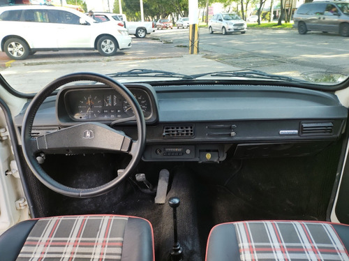 Imagen 11 de 14 de Volkswagen Brasilia 1981 Blanca