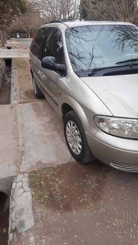Imagen 1 de 3 de Chrysler Caravan 2004 3.3 Se 3.3