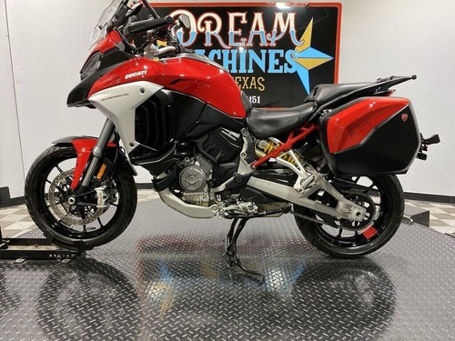 Imagen 2 de 4 de 2022 Ducati Multistrada V4s Ducati Red Alloy Wheels