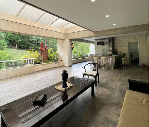 Se Vende Hermoso Ph Con Excelentes Acabados Remodelado En Lomas Del Sol Con Hermosa Terraza Piso Bajo Vista Epectacular. Jp