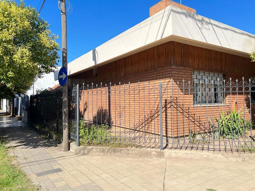 Venta En Bloque Casa + Dos Deptos Cupani Córdoba