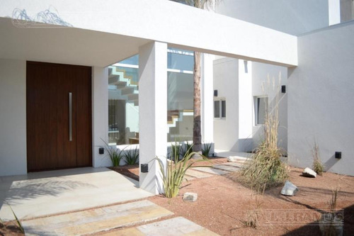 Imagen 5 de 20 de Casa A La Venta En El Golf - Nordelta