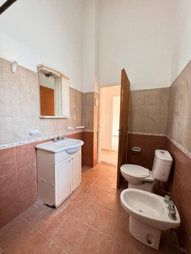 Alquiler Duplex A Metros De Av. Sabattini - 2 Dorm Con Cochera Y Patio - Veni A Verlo!