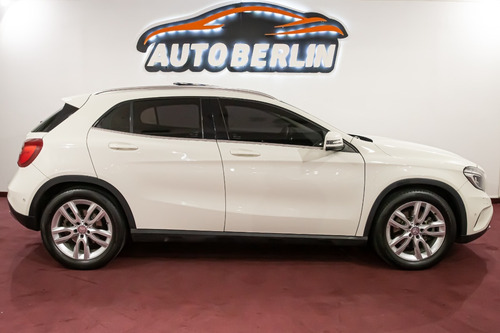 Imagen 2 de 15 de Mercedes Benz Gla250