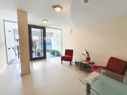 Venta Apartamento De 2 Dormitorios, Centro