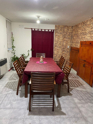 Casa + Dos Dptos Barrio 9 De Julio
