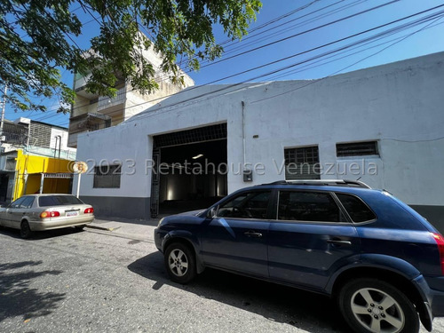 Galpón Comercial En Venta En Centro Barquisimeto Lara. Código 24-6659 Excelente Oportunidad Al Mejor Precio Negociable!!!. Comunicate Conmigo! Gracias. Pregunta Sin Compromiso Kv #