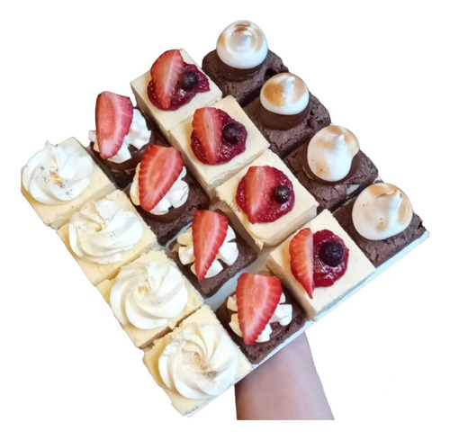 Petit Fours - Mesa Dulce Catering 