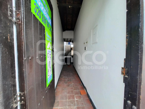Imagen 2 de 17 de Casa En Arriendo En Girón Centro. Cod 97019