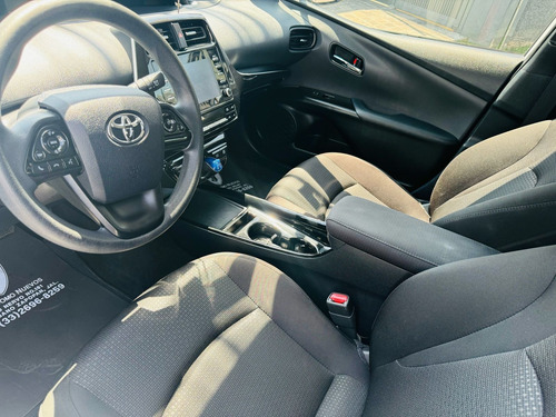 Toyota Prius 1.8 Base Cvt