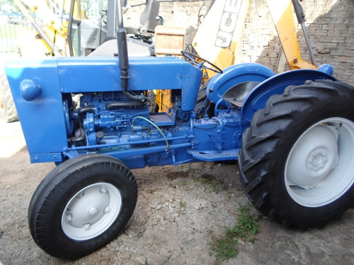 Imagem 1 de 6 de Trator Ford 8 Br